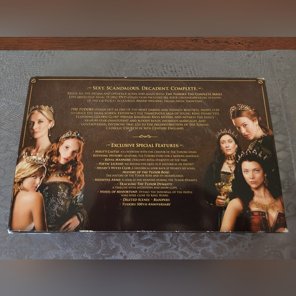 The Tudors: The Complete Series - Picture 2 of 11